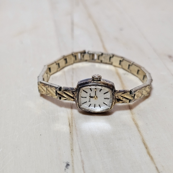 Vintage Bulova P-0 Ladies Gold Plated Cocktail Watch Mechanical Wind Working - Picture 1 of 12